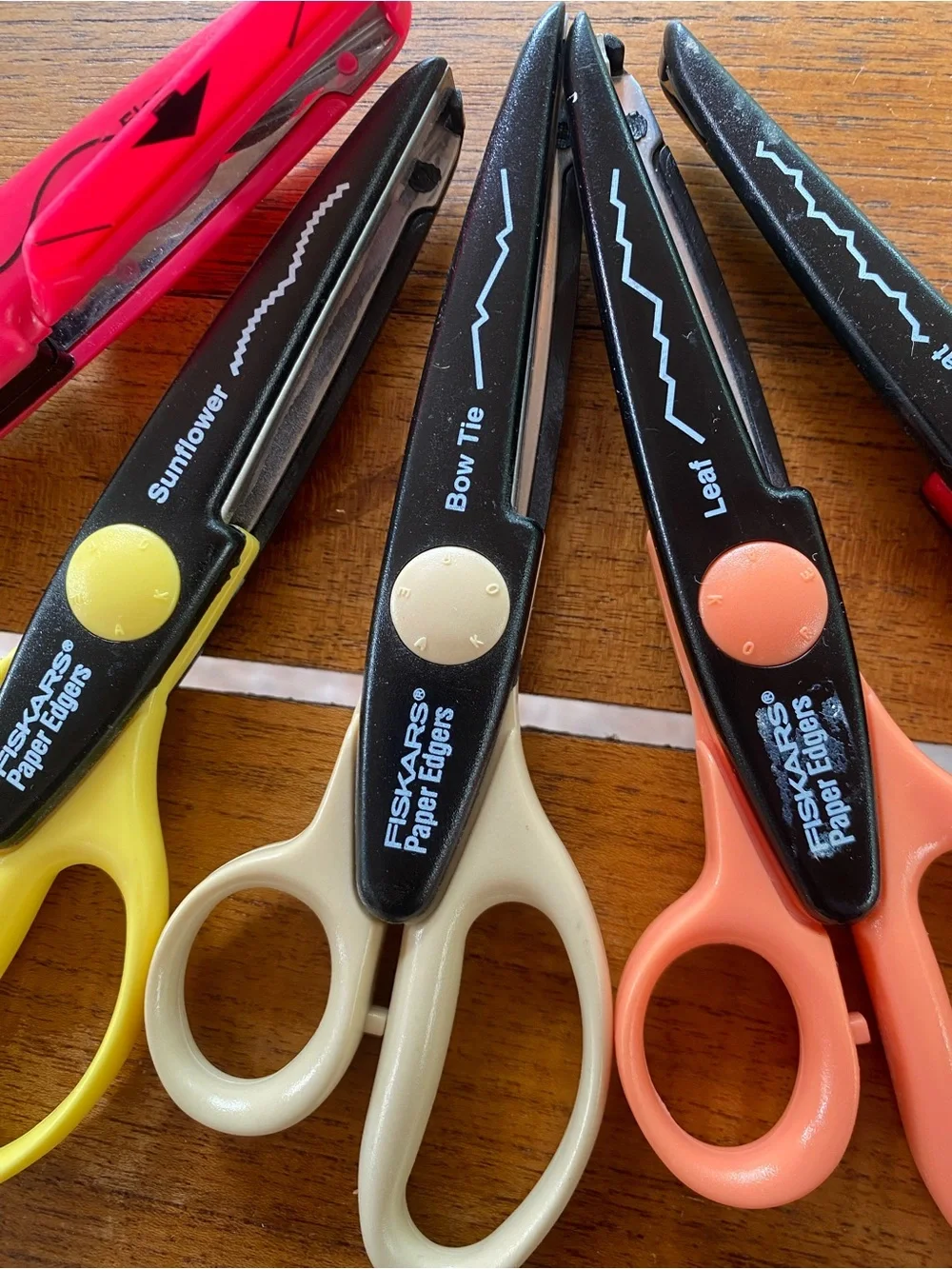 Assorted FISKARS Decorative Edge Scissors - Multi-Color Set